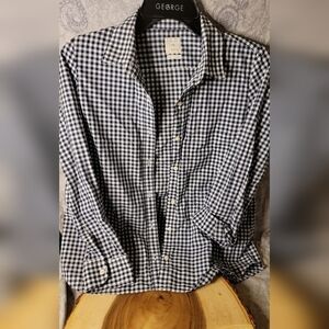 Gap shirt, the fitted boyfriend, is plad striped . Long sleeve size s Petite .